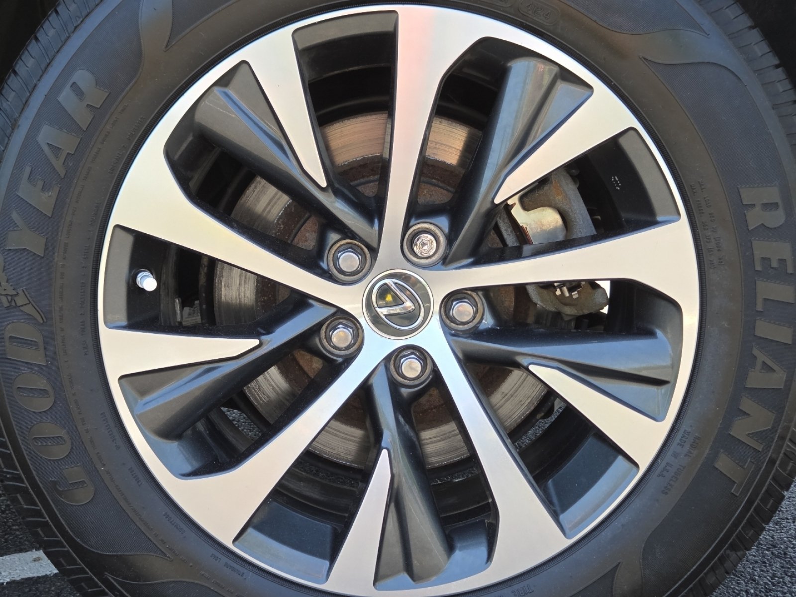 Used 2020 Lexus RX 350 AWD w/ Premium Package image 18