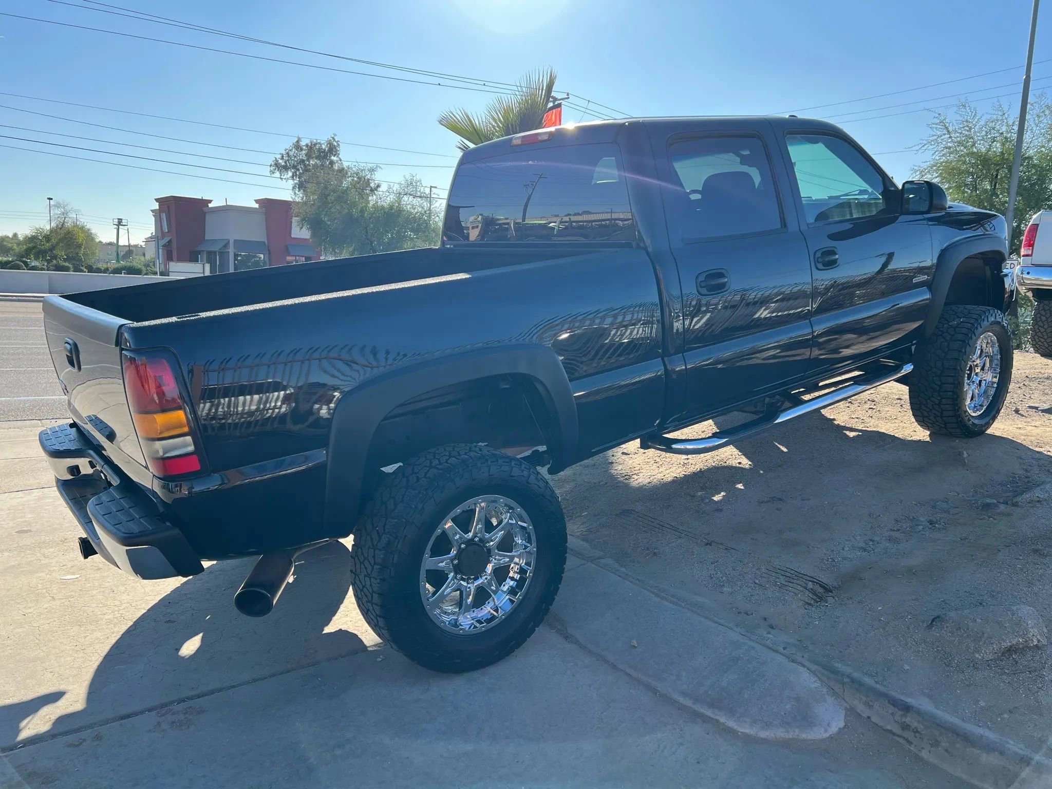 Used 2004 GMC Sierra 2500 SLT w/ Heavy-Duty Power Package AWD/4WD image 7