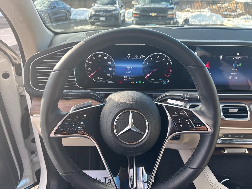 Used 2025 Mercedes-Benz GLS 450 4MATIC image 29