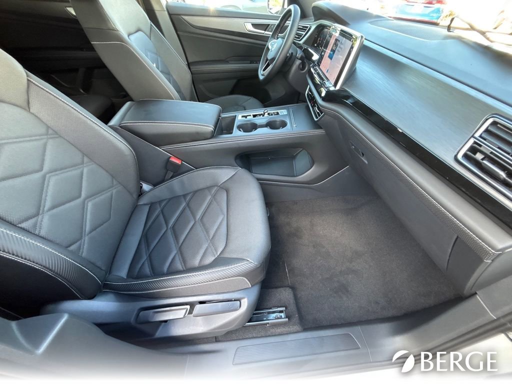 New 2026 Volkswagen Atlas Cross Sport SE FWD image 12