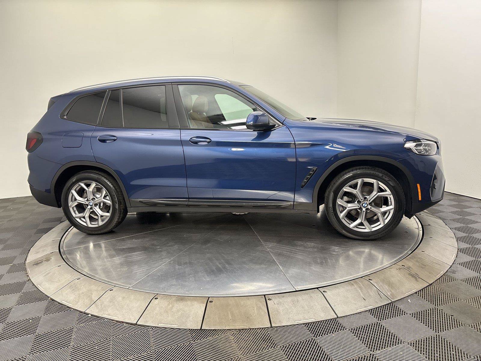 Used 2023 BMW X3 xDrive30i w/ Convenience Package AWD/4WD image 17