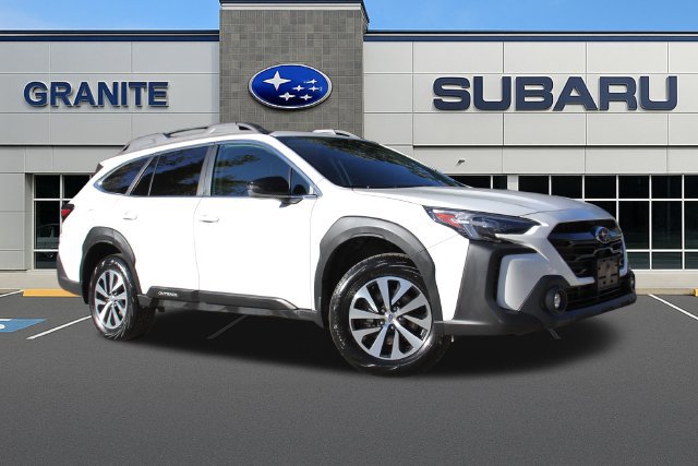 Used 2024 Subaru Outback Premium AWD/4WD image 3