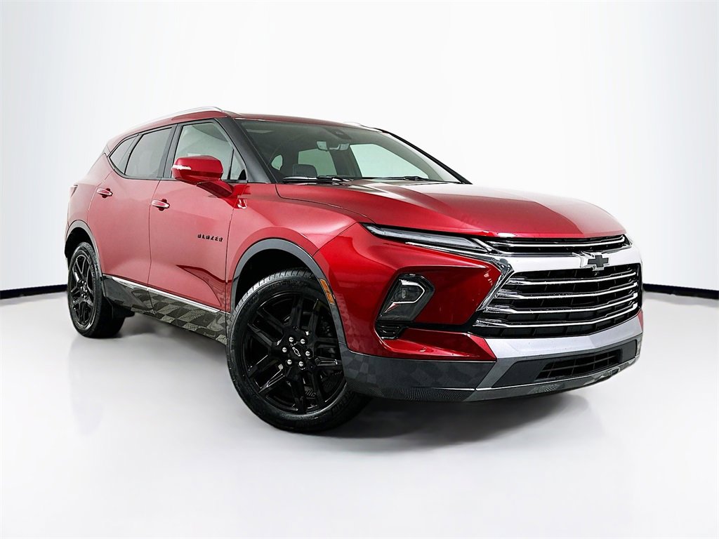 Used 2025 Chevrolet Blazer Premier w/ Driver Confidence II Package image 1