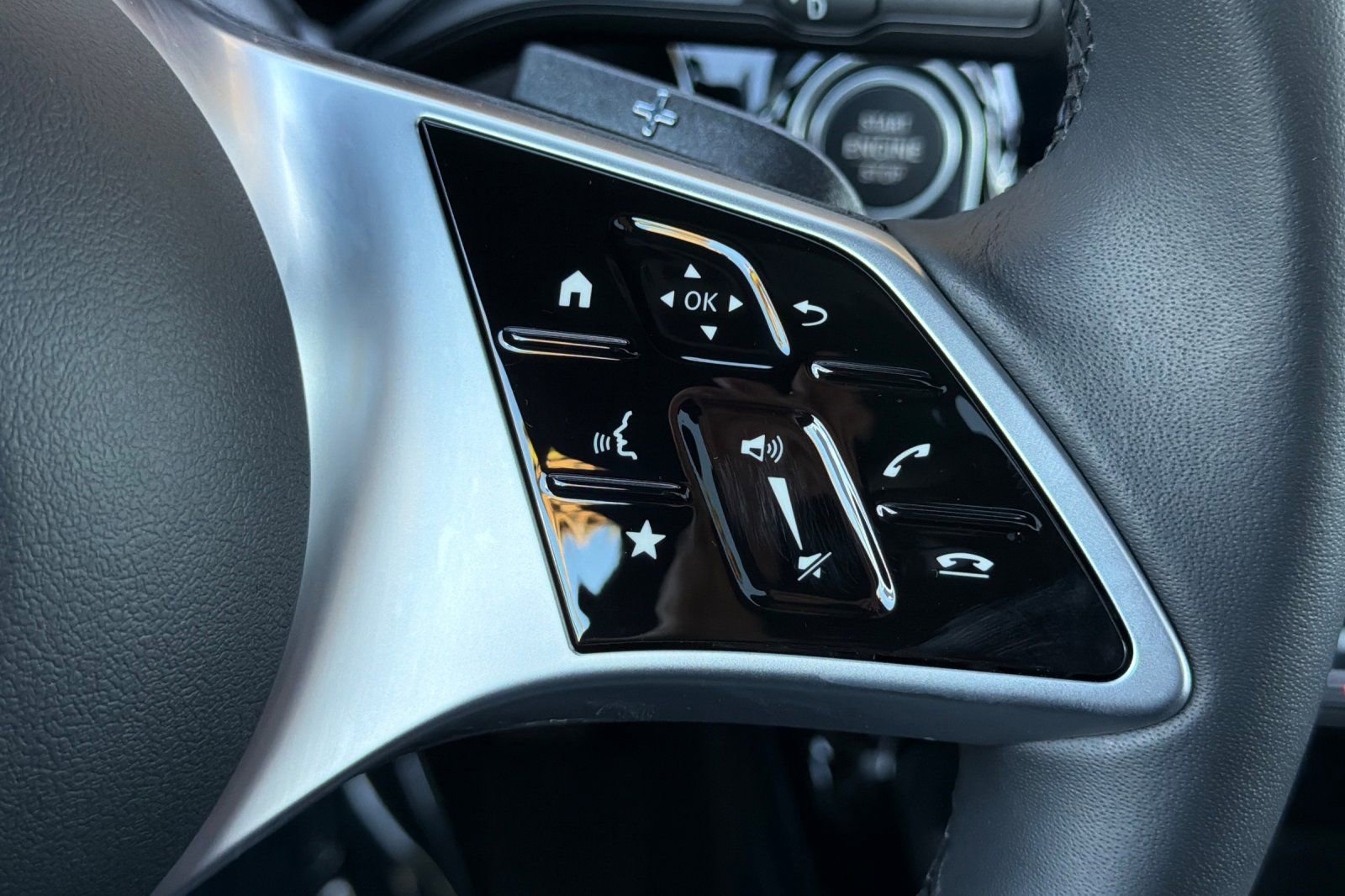 Used 2025 Mercedes-Benz CLA 250 4MATIC image 27