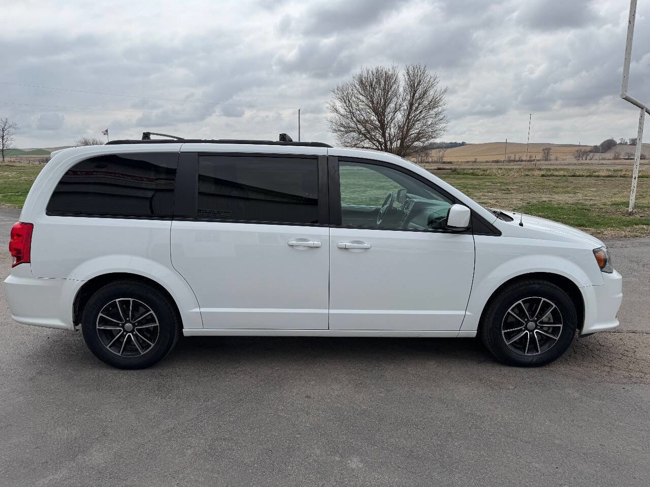 Used 2019 Dodge Grand Caravan GT FWD image 6