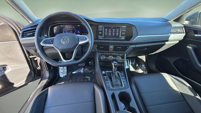Used 2023 Volkswagen Jetta SE image 15