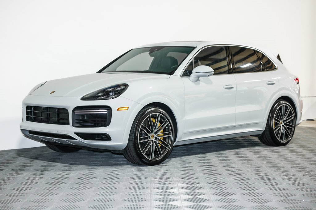 Used 2019 Porsche Cayenne Turbo w/ Sportdesign Package image 24