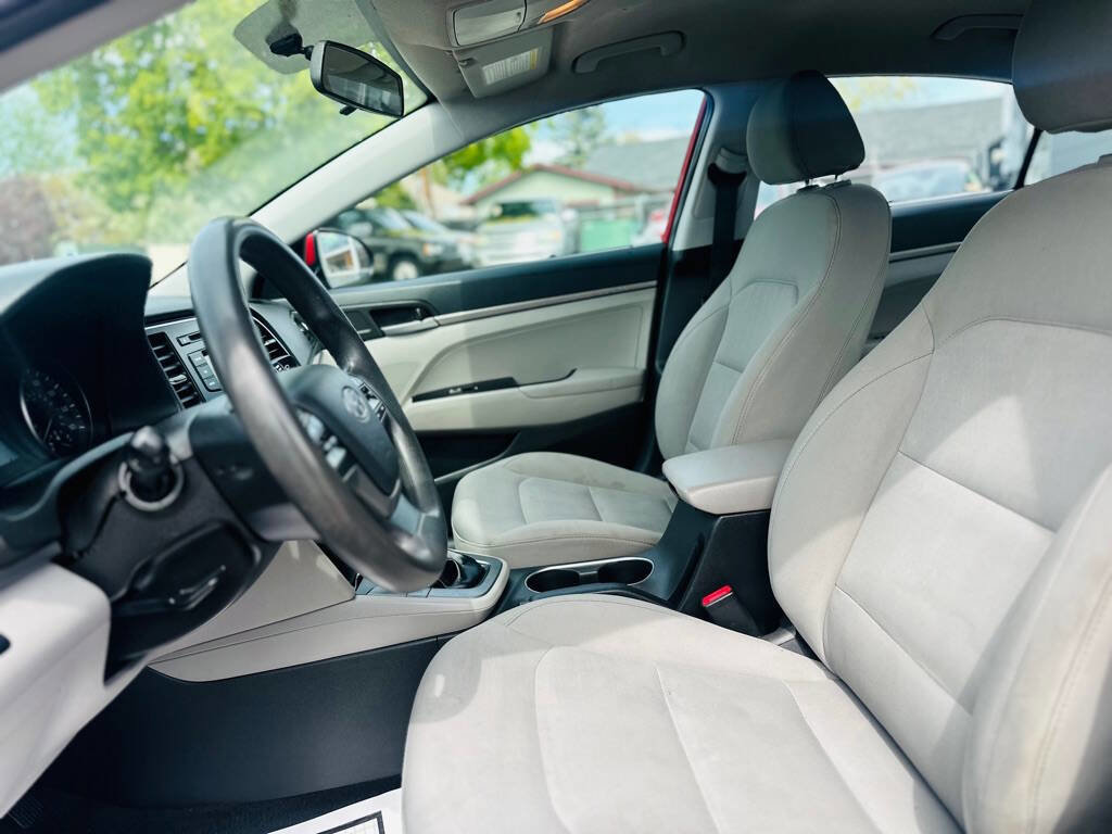 Used 2017 Hyundai Elantra SE image 11