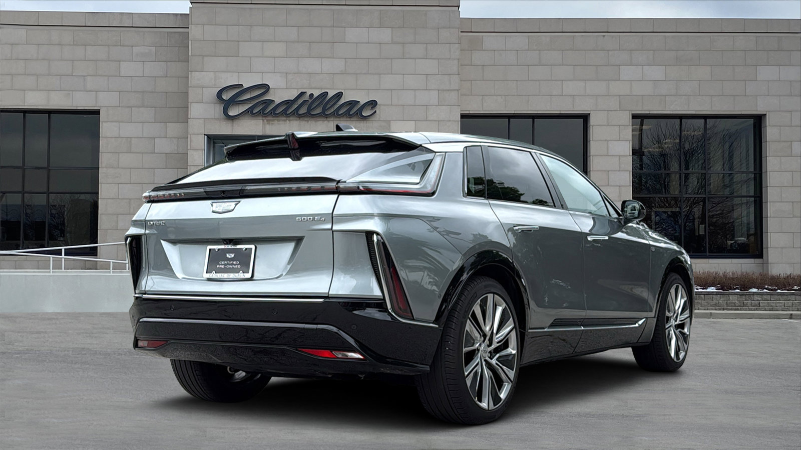 Certified 2025 Cadillac Lyriq Luxury w/ LPO, Floor Liner Package AWD/4WD image 3