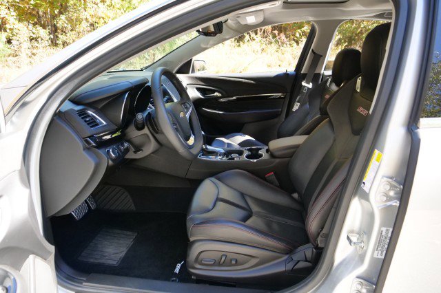 Used 2017 Chevrolet SS / 6.2L V8 / Cooled Seats / Sun image 27