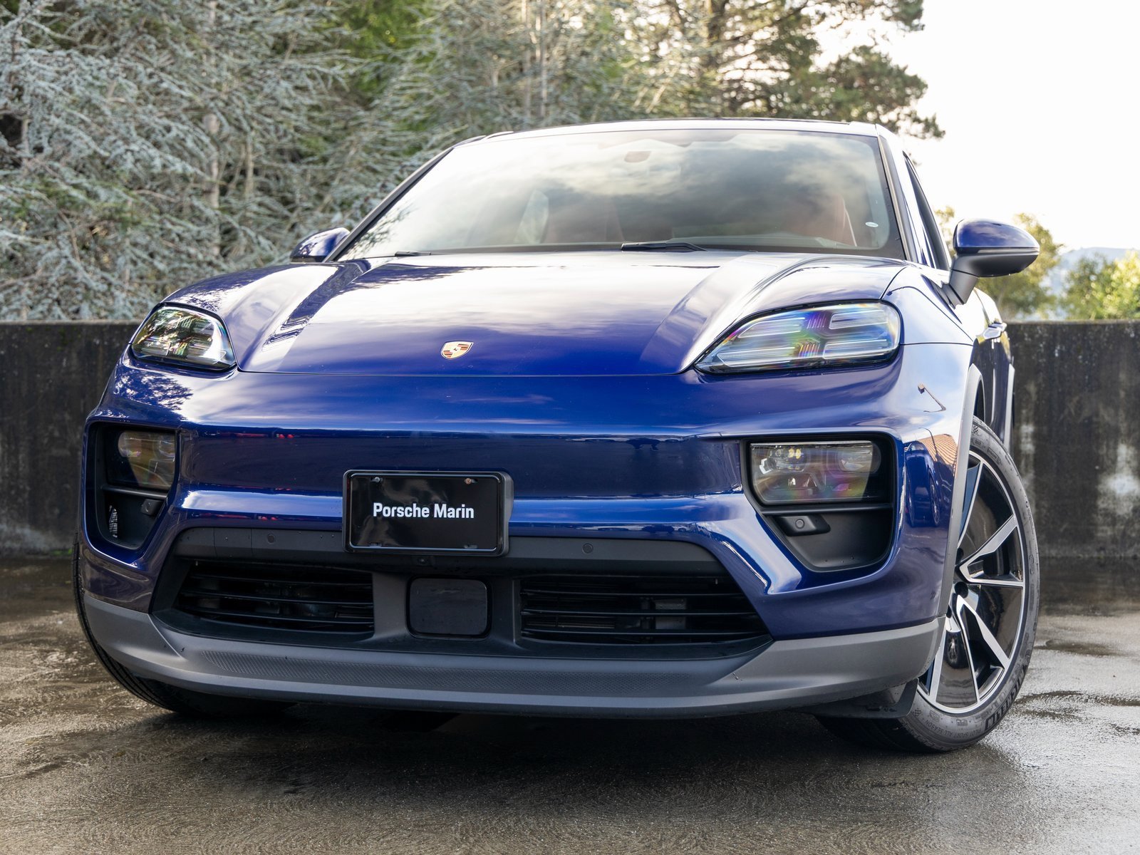 Certified 2024 Porsche Macan 4 Electric image 7
