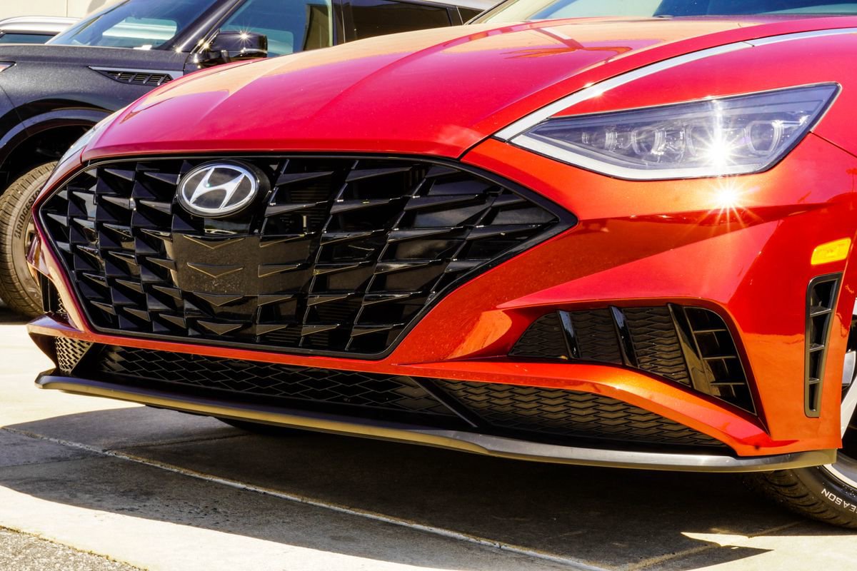 Used 2023 Hyundai Sonata SEL Plus FWD image 2