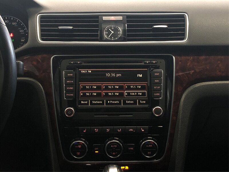 Used 2013 Volkswagen Passat 2.5 SEL FWD image 13