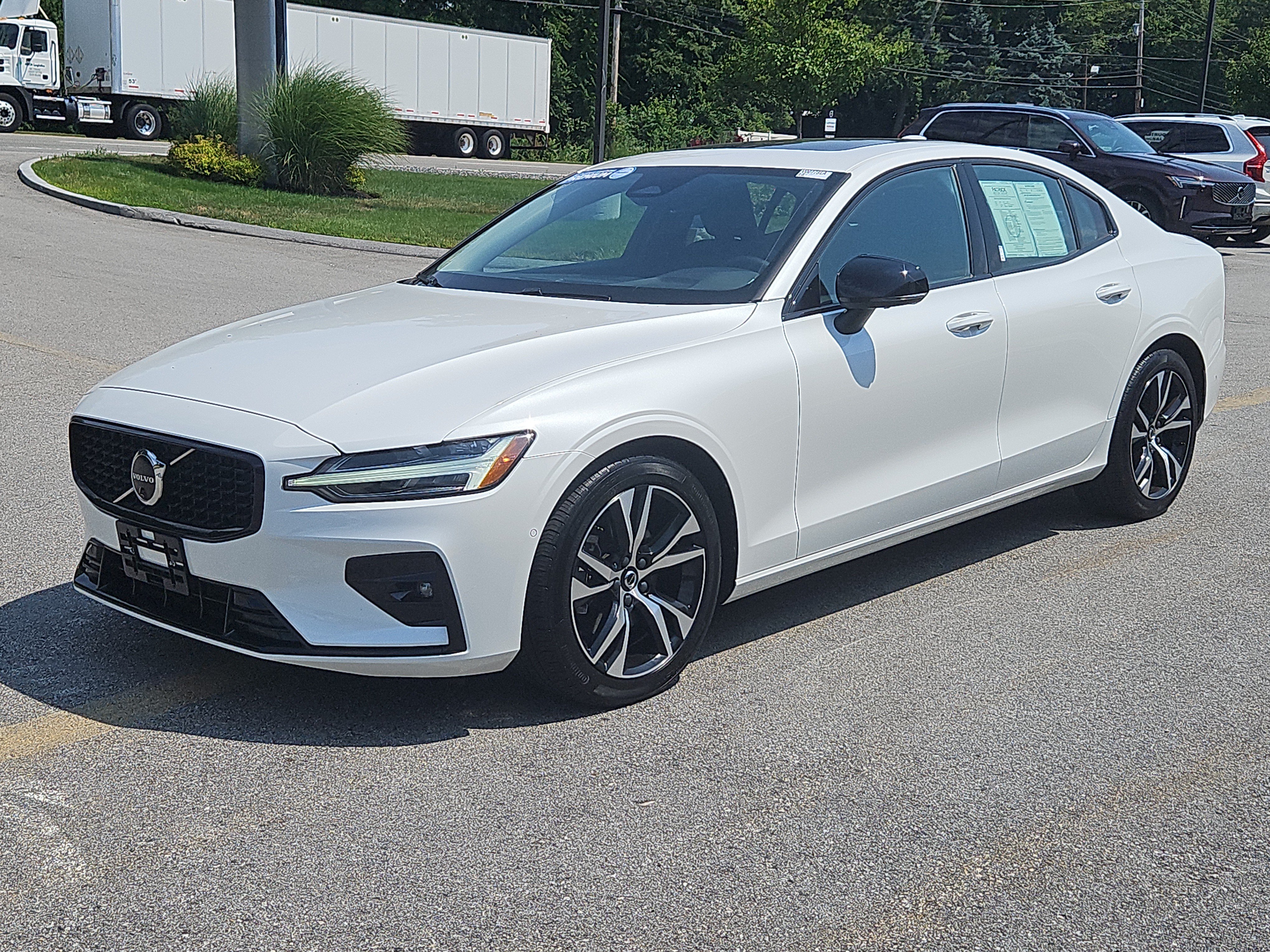 Used 2024 Volvo S60 B5 Plus AWD/4WD image 22