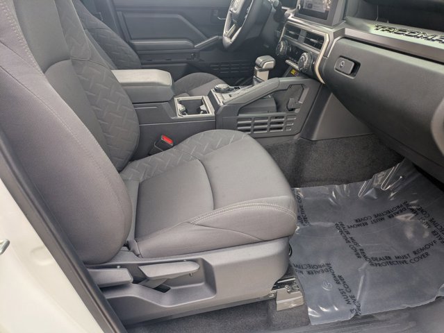 Used 2024 Toyota Tacoma SR5 AWD/4WD image 18