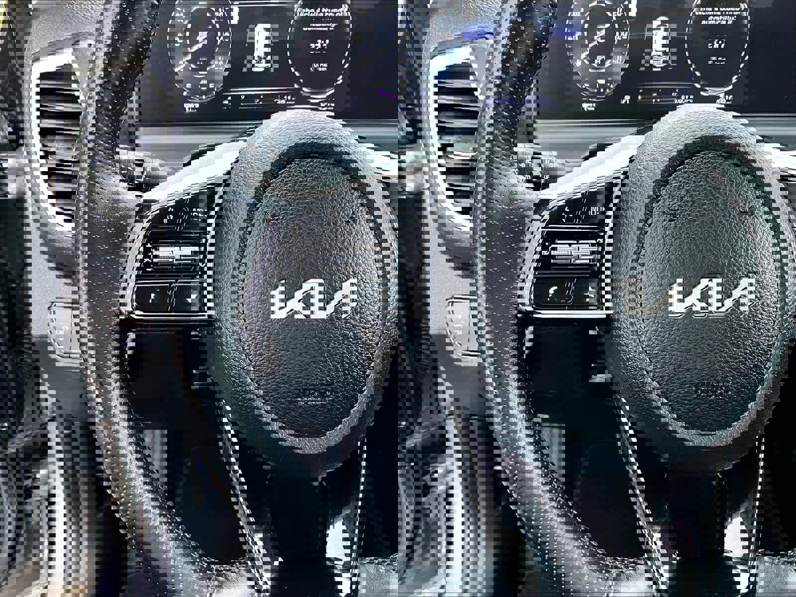 Used 2024 Kia Seltos SX image 24