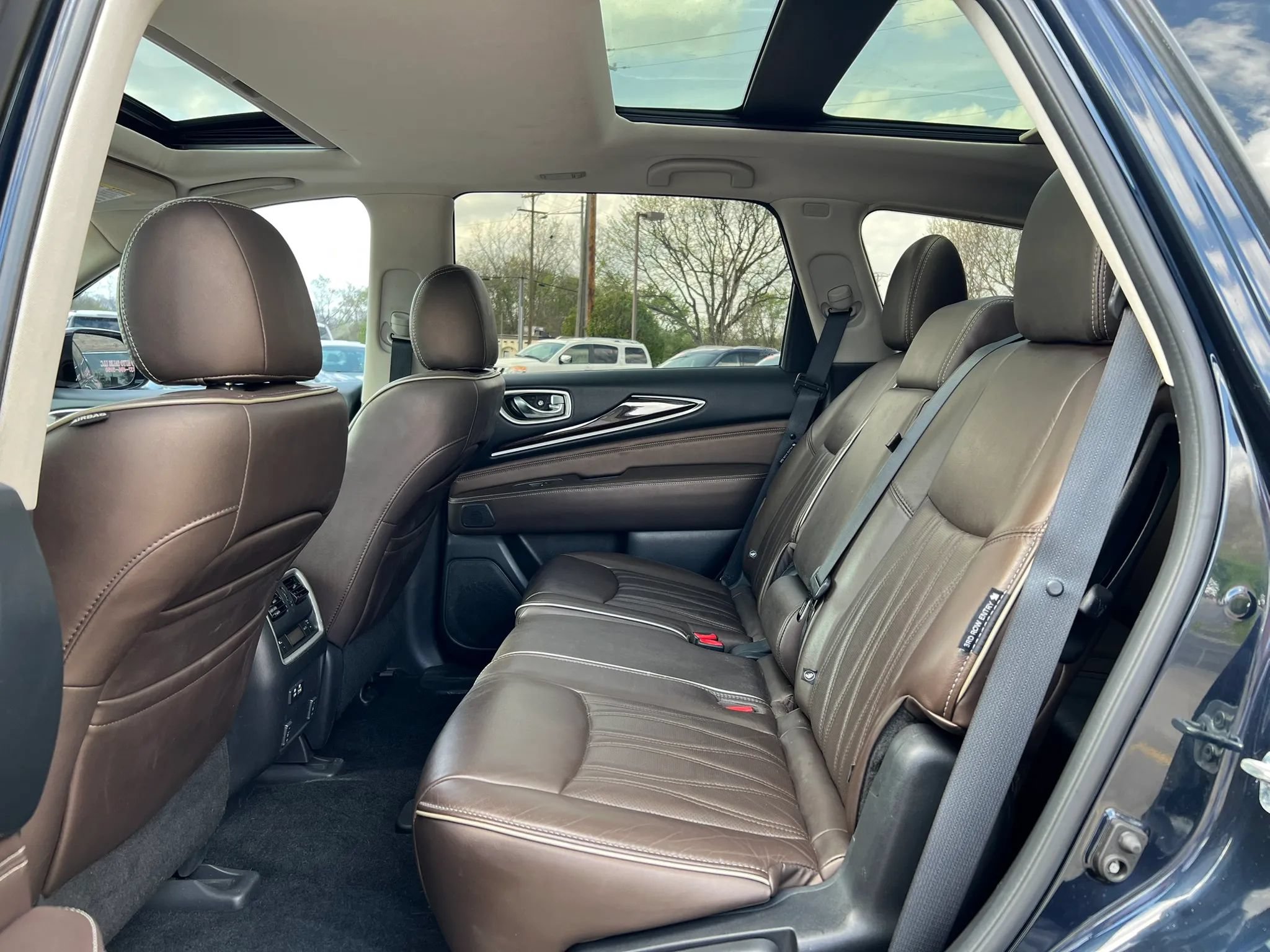 Used 2019 INFINITI QX60 Luxe w/ Sensory Package AWD/4WD image 28