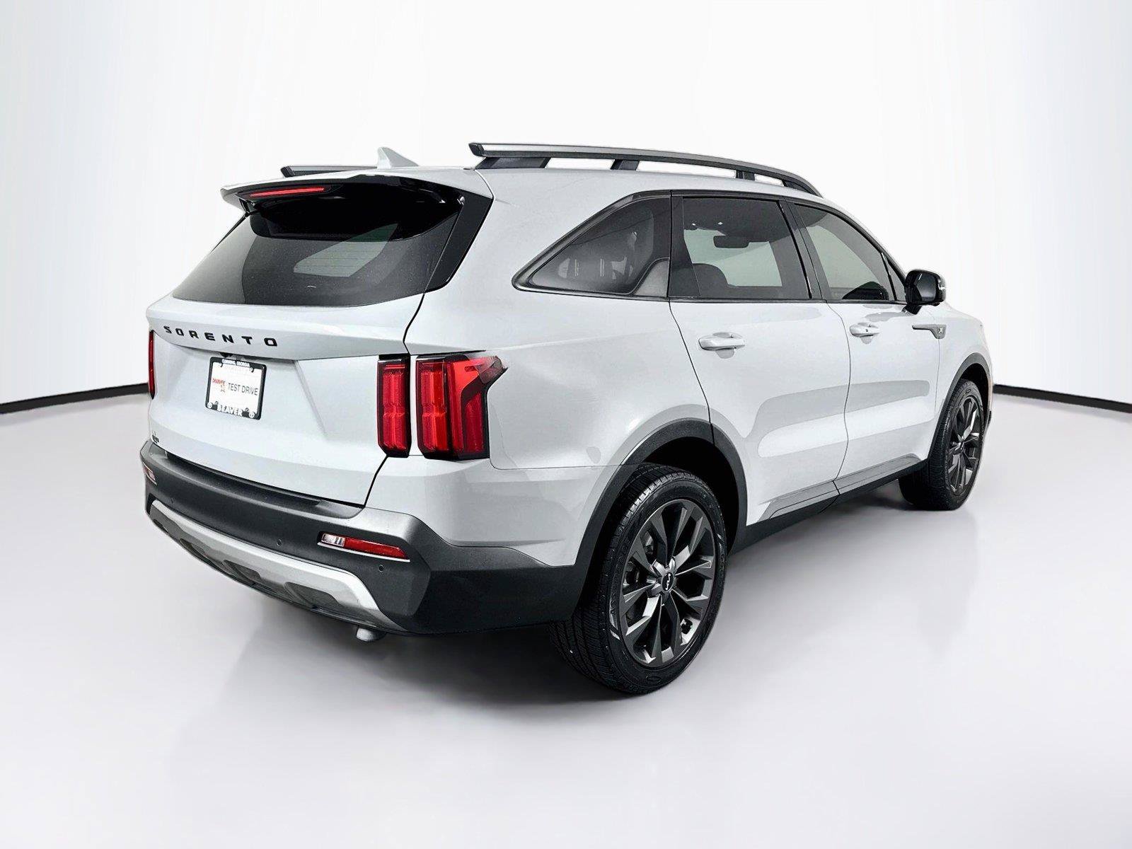 Used 2023 Kia Sorento SX Prestige AWD/4WD image 2