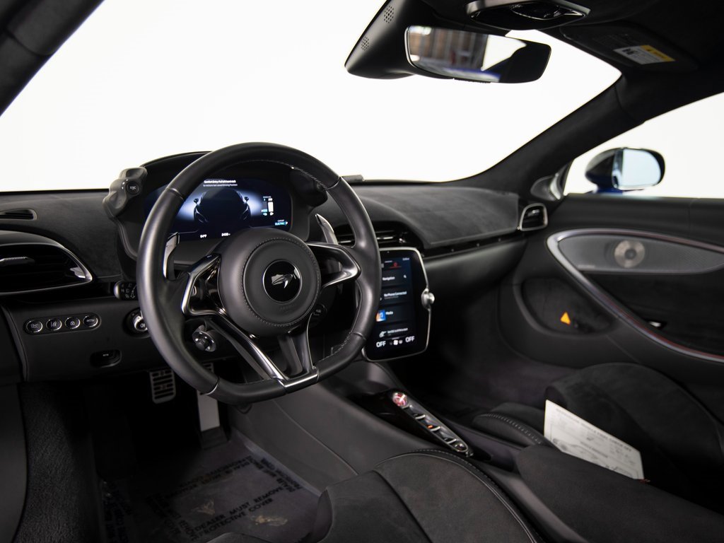 Used 2024 McLaren Artura image 13