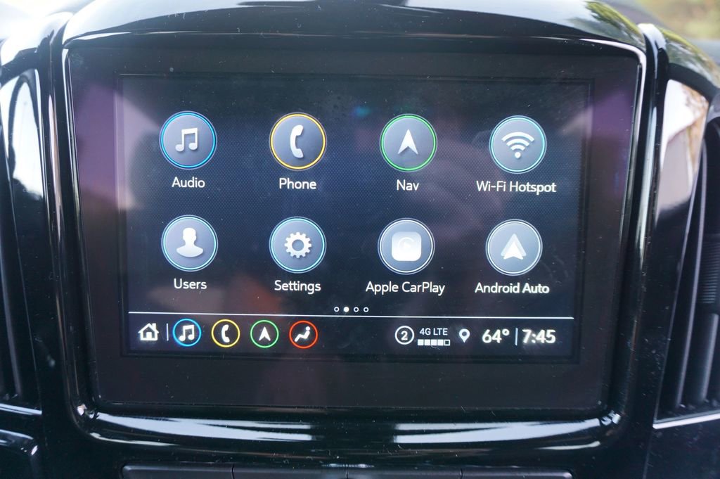 Used 2023 Chevrolet Traverse RS image 12