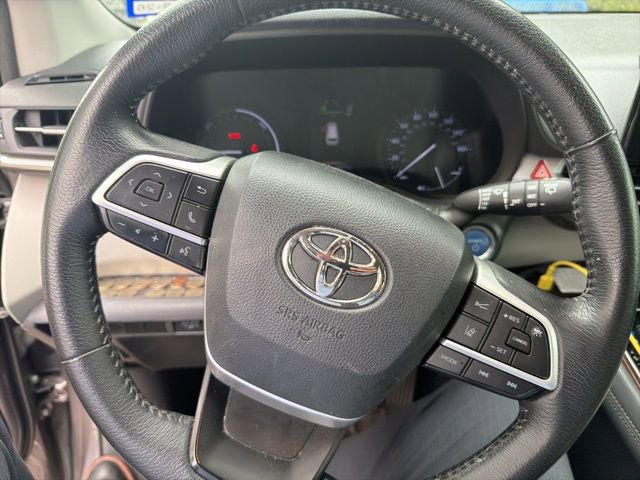 Used 2021 Toyota Sienna XLE image 7