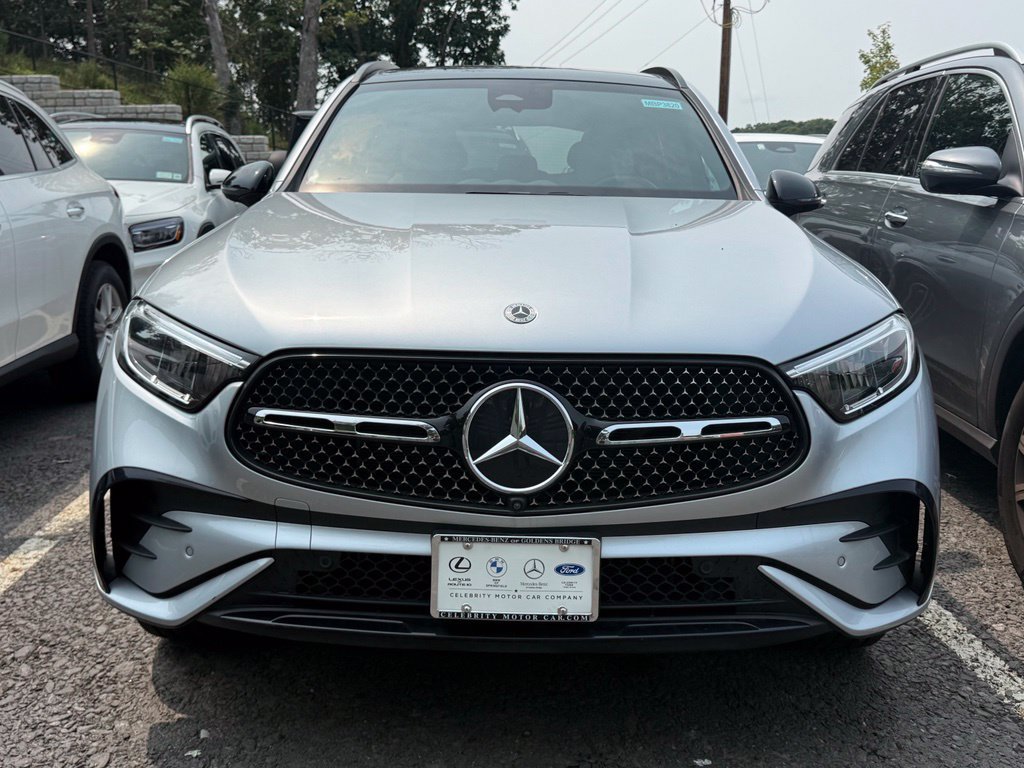 Used 2023 Mercedes-Benz GLC 300 4MATIC image 2