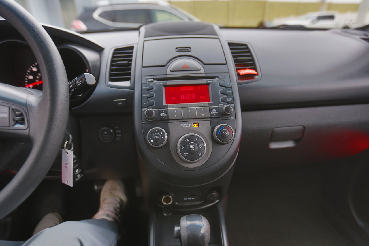 Used 2010 Kia Soul + w/ Audio Pkg image 8