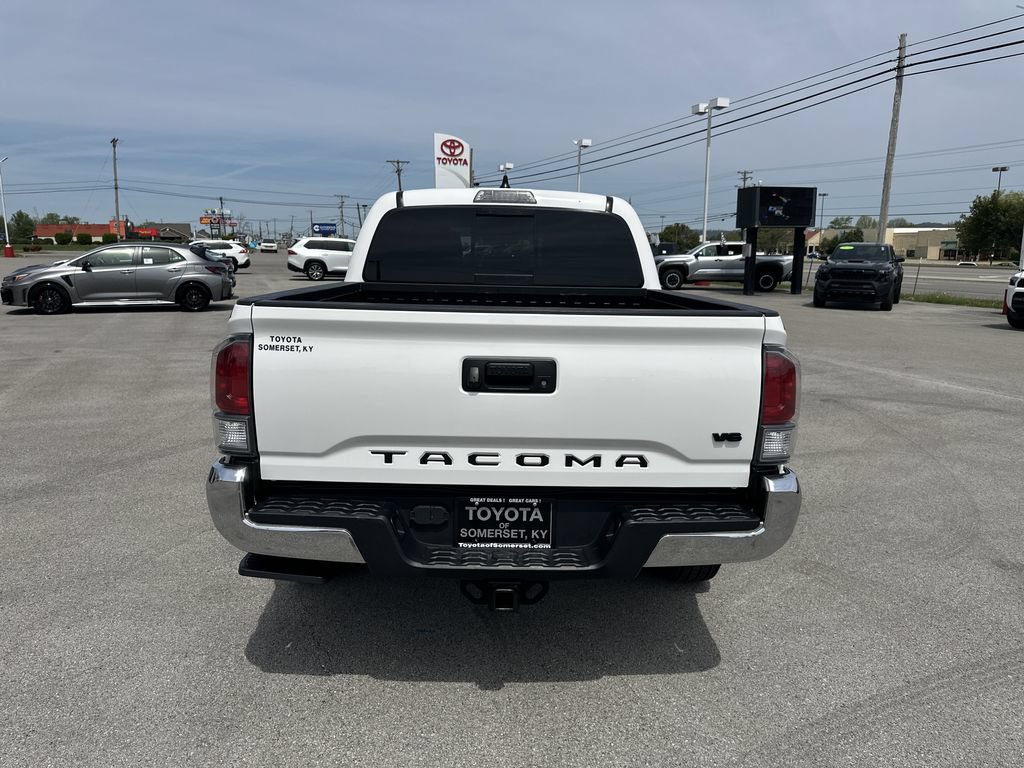 Used 2022 Toyota Tacoma TRD Off-Road AWD/4WD image 6