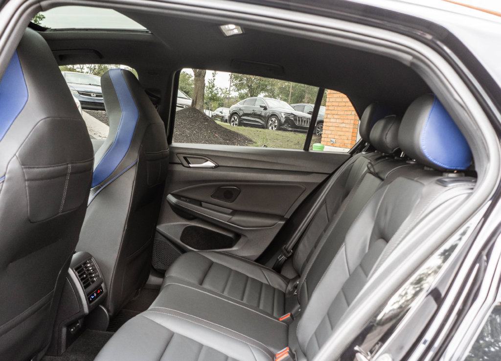 Used 2024 Volkswagen Golf R AWD/4WD image 24