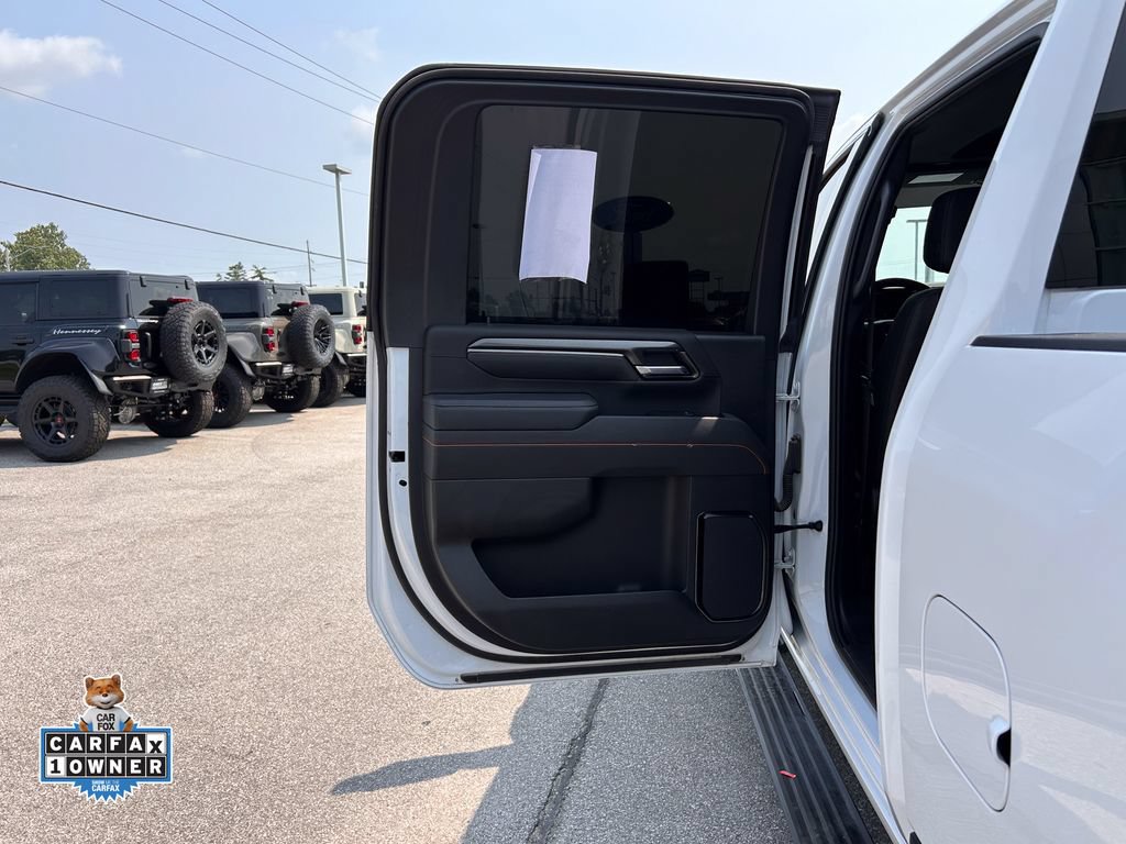 Used 2025 GMC Sierra 2500 AT4 w/ AT4 Premium Plus Package AWD/4WD image 18
