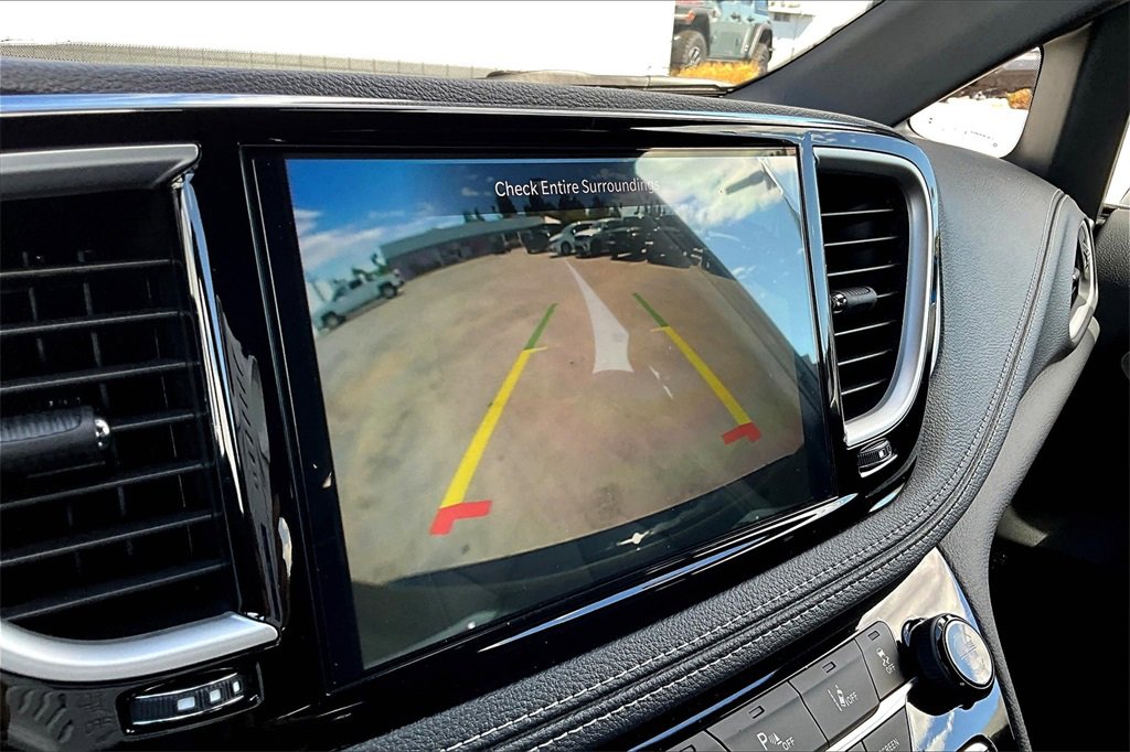New 2026 Chrysler Pacifica Select image 28