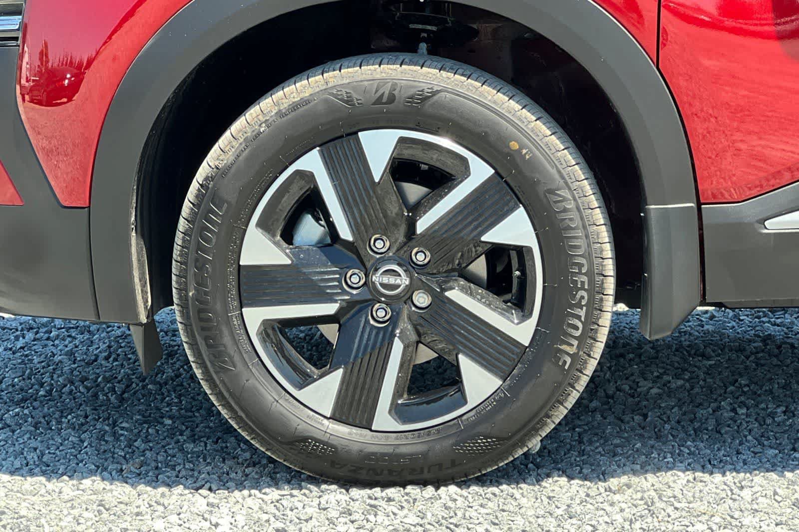 New 2026 Nissan Kicks SV AWD/4WD image 14
