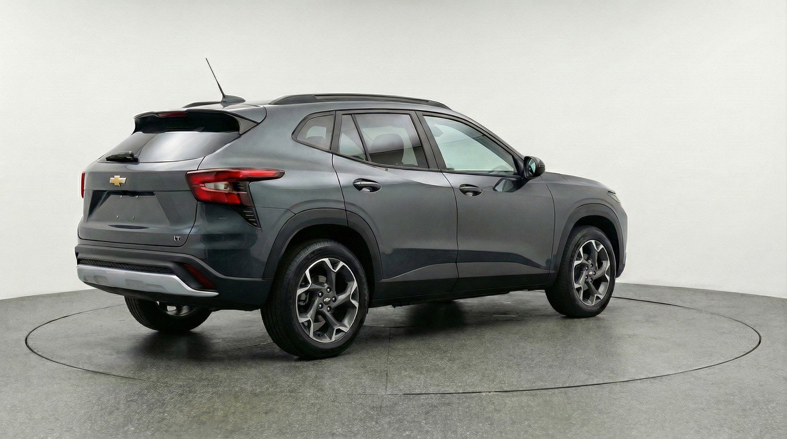 Used 2025 Chevrolet Trax LT w/ LT Convenience Package image 9