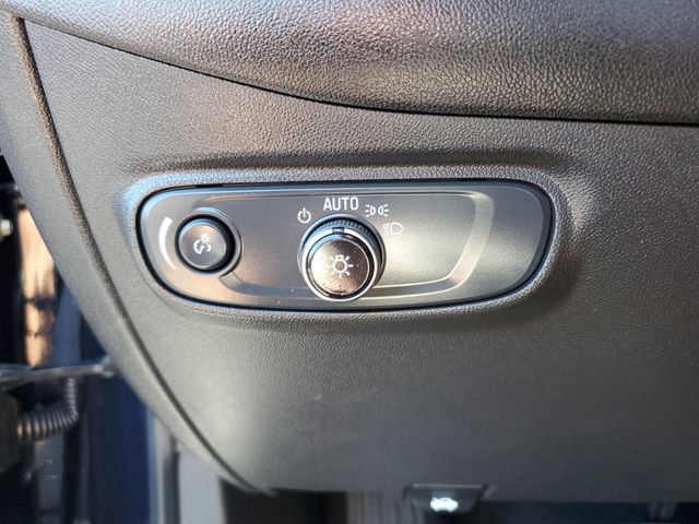 Used 2021 Chevrolet Equinox LT image 29