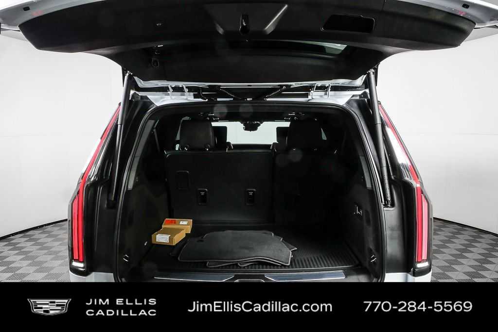 Certified 2026 Cadillac Escalade ESV Platinum Sport w/ LPO, ONYX Package AWD/4WD image 30
