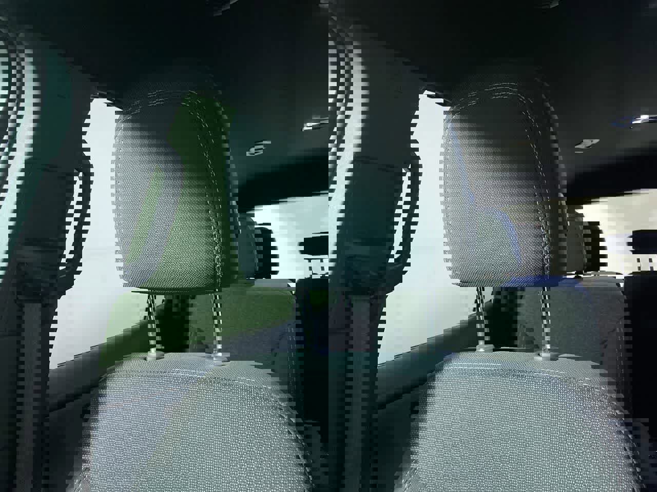 Used 2025 Chevrolet Traverse LT image 27