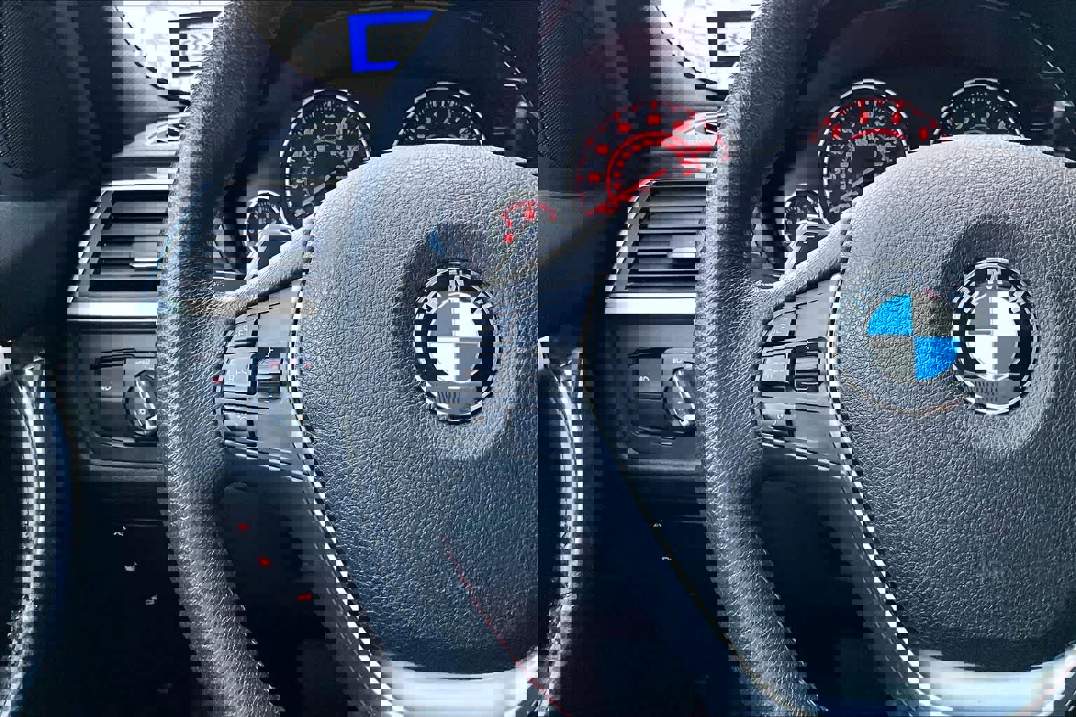 Used 2018 BMW 330e image 24