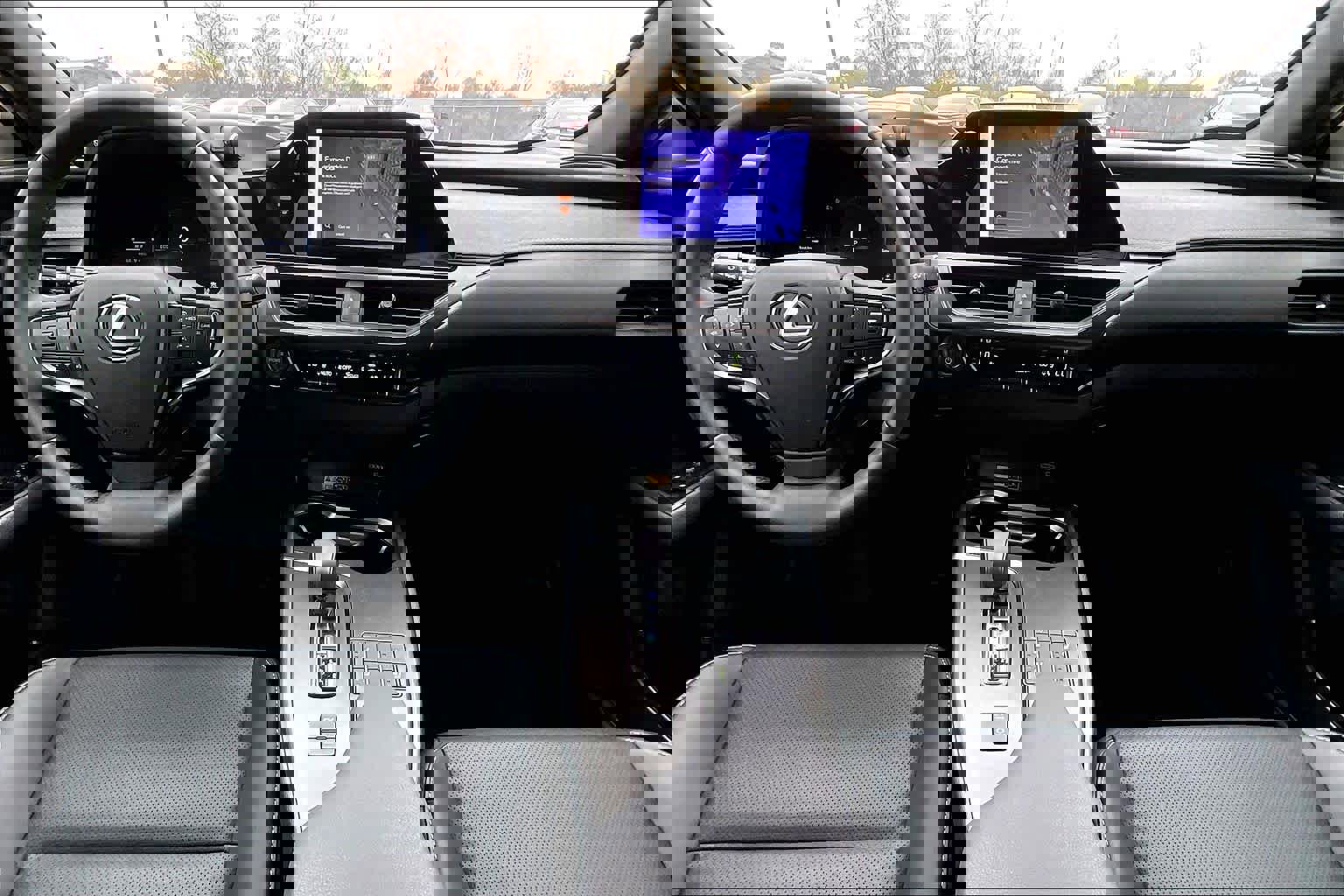 Used 2025 Lexus UX 300h FWD image 16