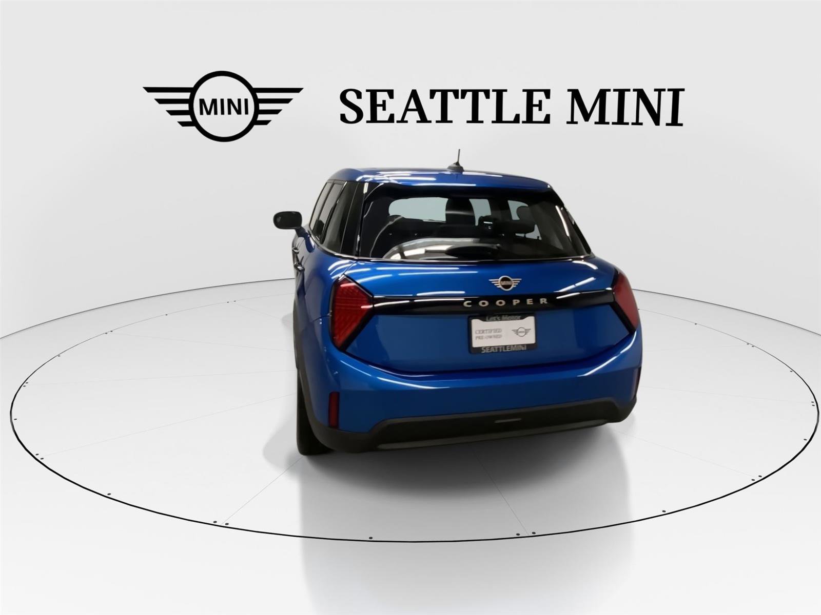 Certified 2025 MINI Cooper 4-Door Hardtop image 9