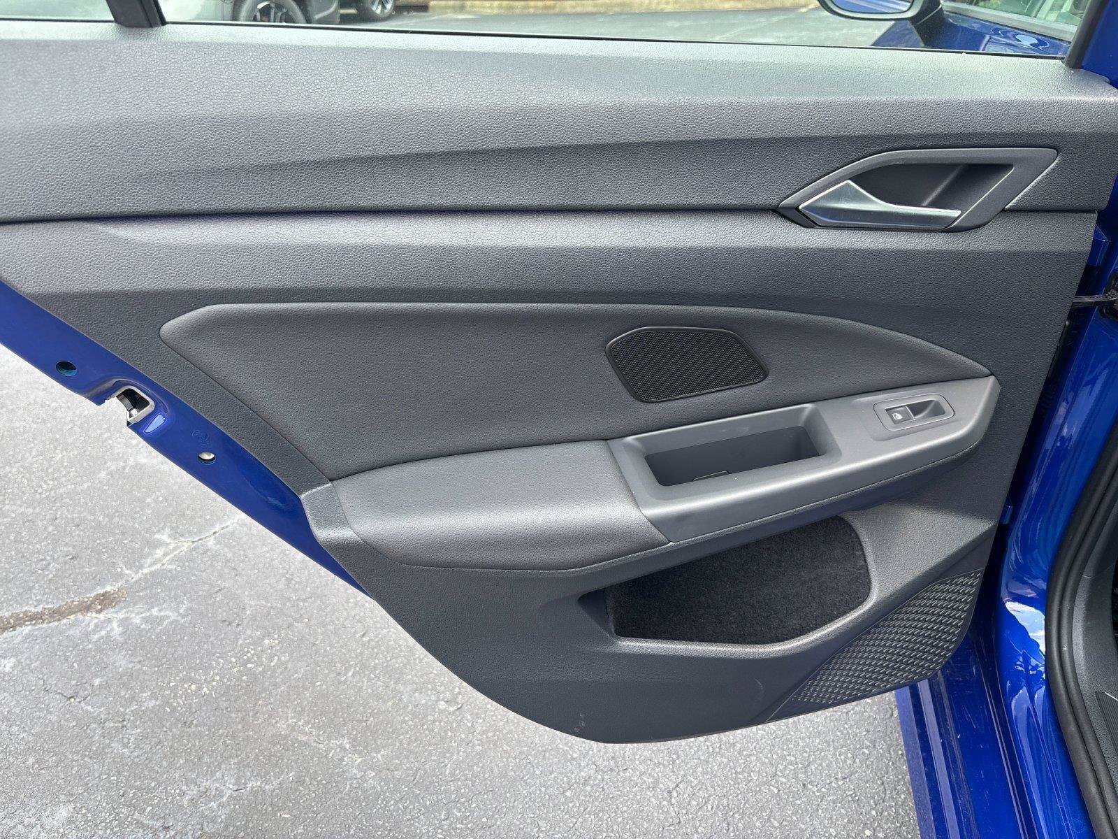 Used 2024 Volkswagen Golf R AWD/4WD image 32