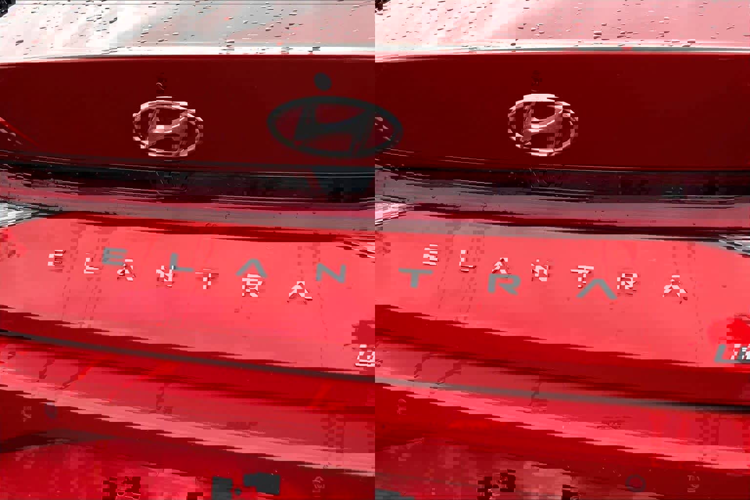 Used 2021 Hyundai Elantra Limited image 10