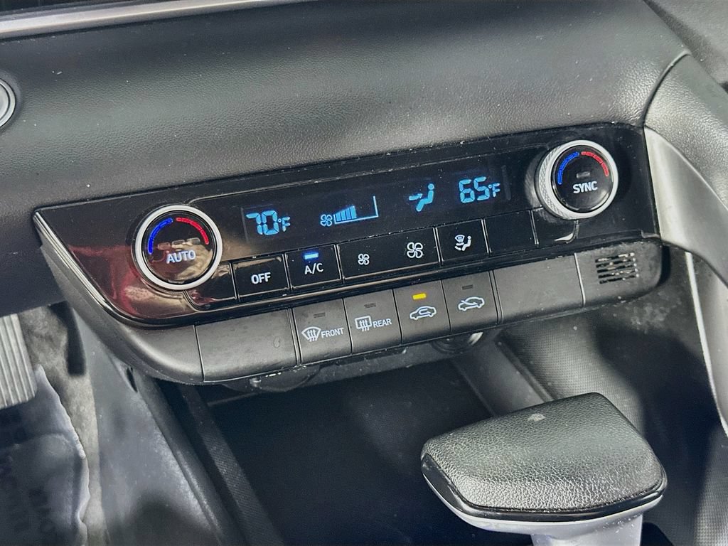 Used 2023 Hyundai Elantra SEL FWD image 26