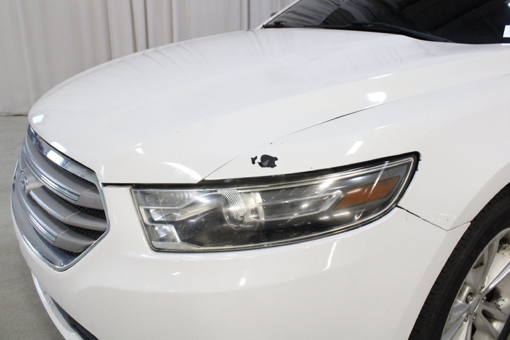 Used 2018 Ford Taurus SE FWD image 30