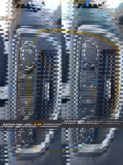 Used 2022 Chevrolet Silverado 1500 LT w/ Z71 Off-Road Package image 24