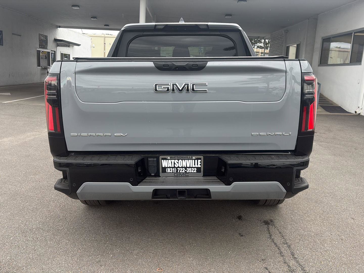 Used 2024 GMC Sierra EV Denali AWD/4WD image 5