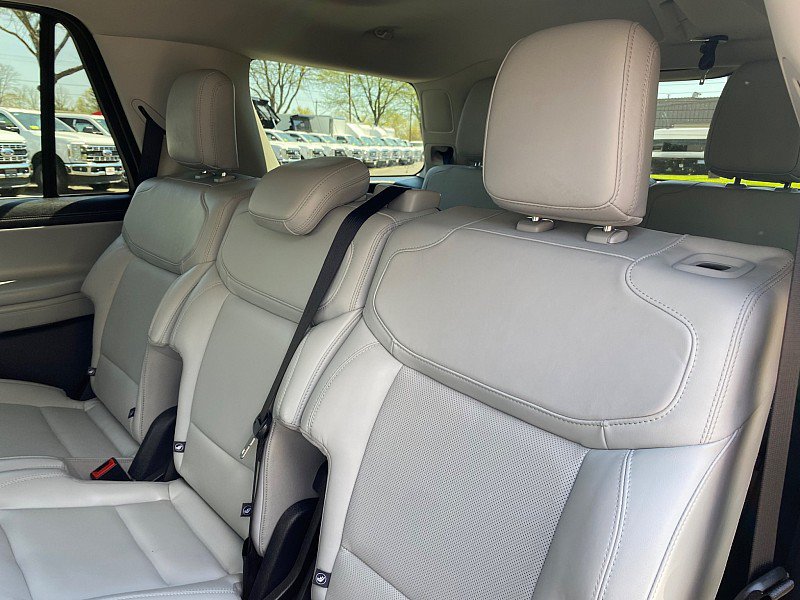 Certified 2025 Ford Expedition Platinum AWD/4WD image 33