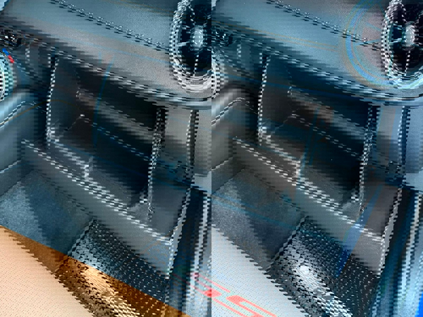 Used 2016 Chevrolet Camaro SS image 30