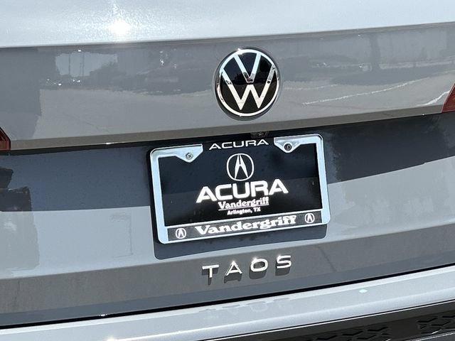 Used 2024 Volkswagen Taos SE w/ MDO Package FWD image 8
