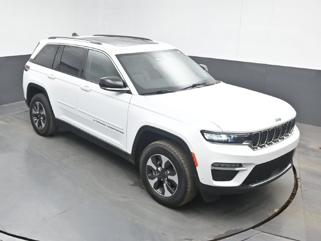 Used 2022 Jeep Grand Cherokee Limited 4xe w/ Luxury Tech Group II AWD/4WD image 13