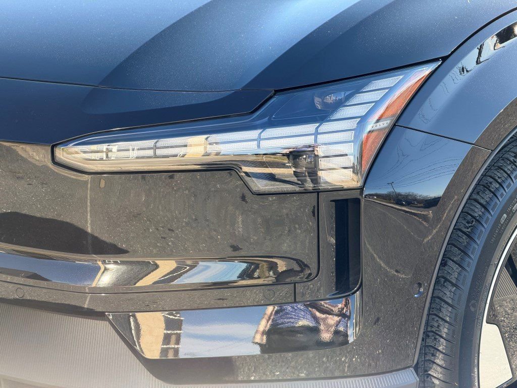 Certified 2025 Volvo EX30 Ultra image 7